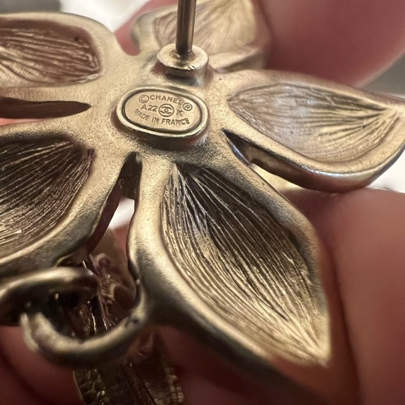 Chanel 22K Flower CC Crystal Drop Earrings - AUTH - Picture 5 of 8